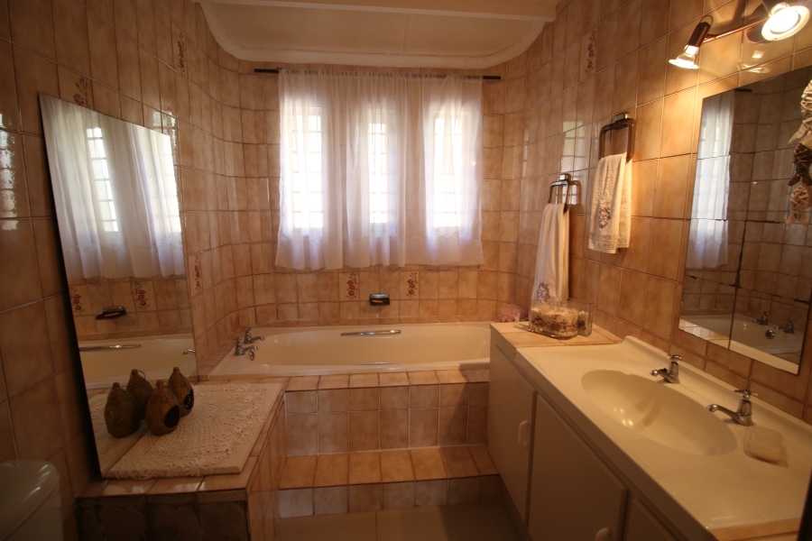 3 Bedroom Property for Sale in Beacon Bay North Eastern Cape